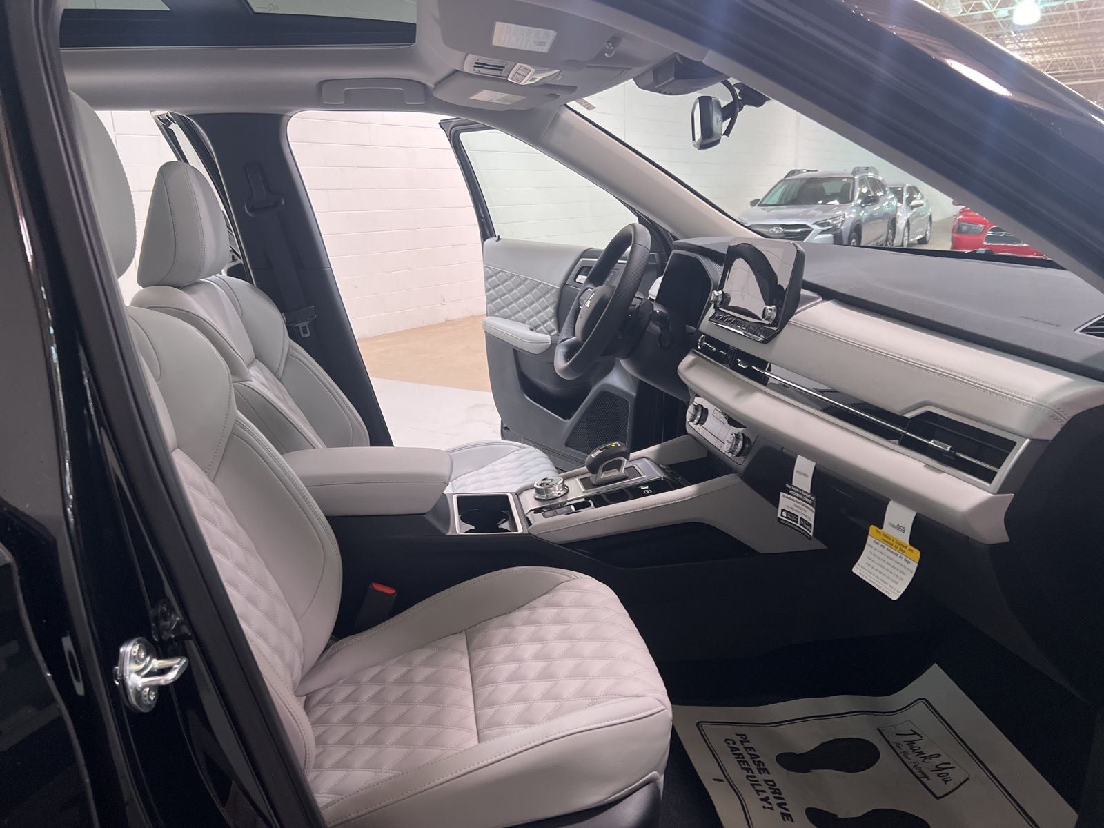 2025 Mitsubishi Outlander PHEV SEL