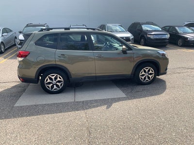 2024 Subaru Forester Premium