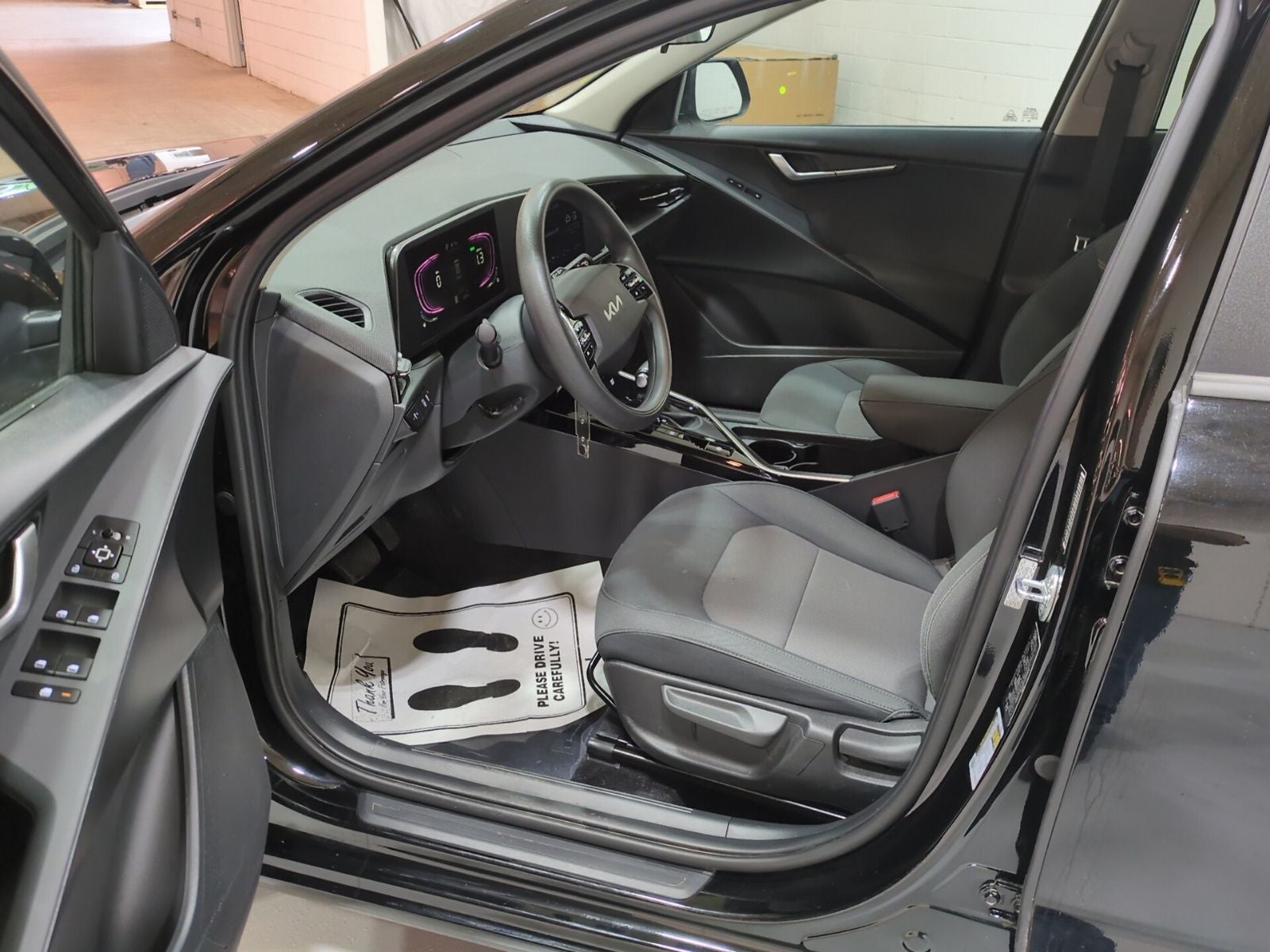2024 Kia Niro LX