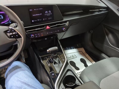 2024 Kia Niro LX
