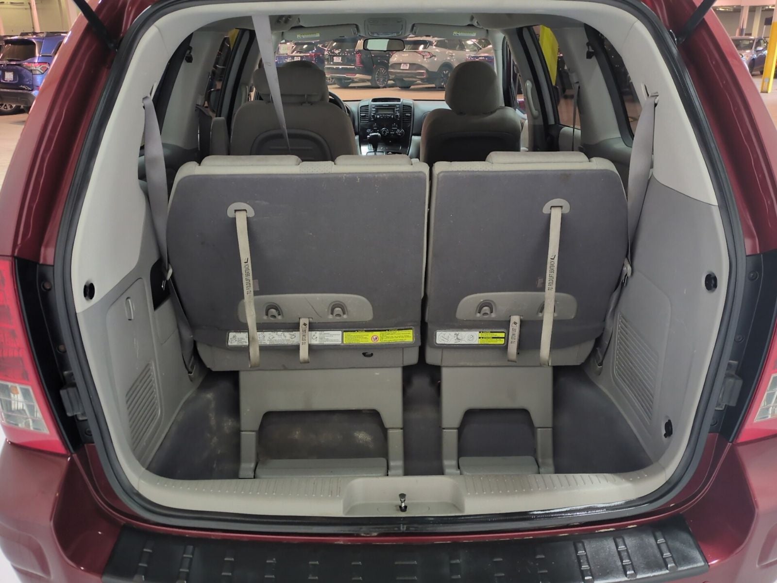 2008 Hyundai Entourage GLS
