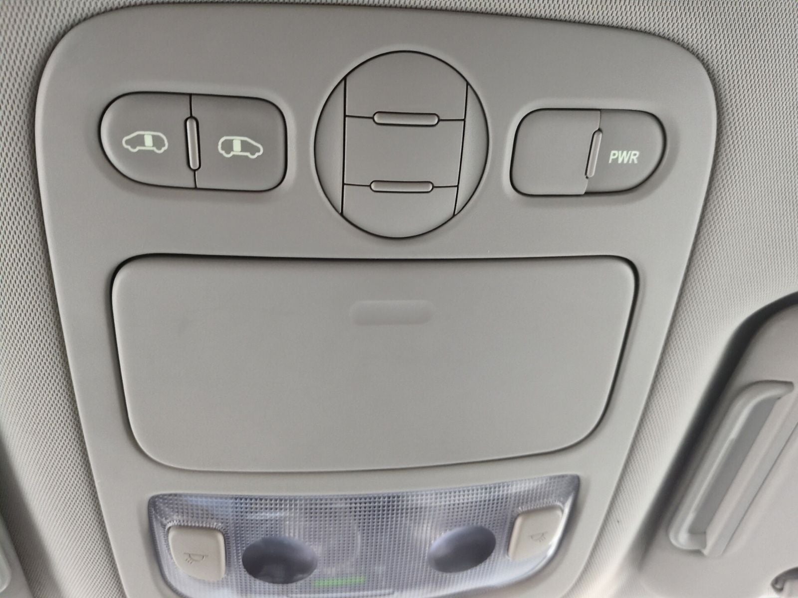 2008 Hyundai Entourage GLS