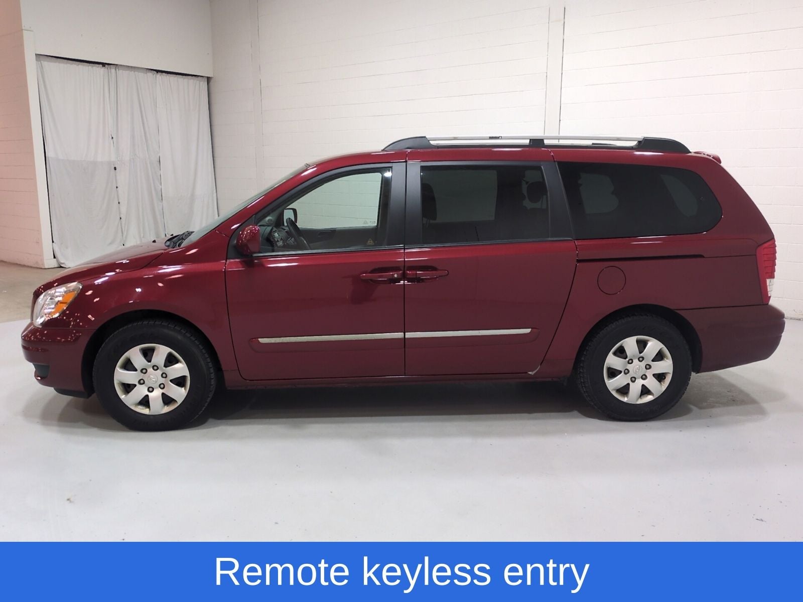 2008 Hyundai Entourage GLS