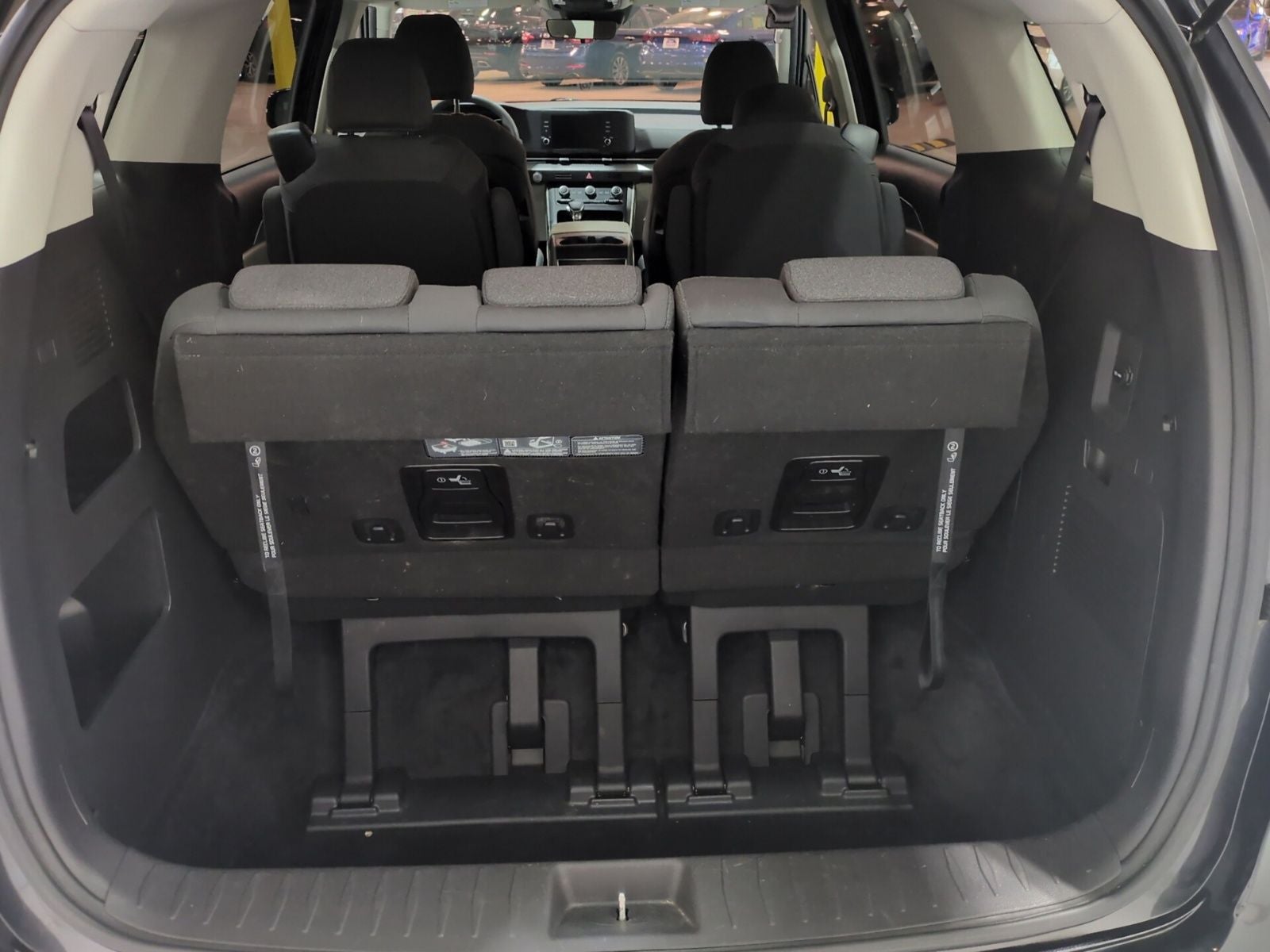 2024 Kia Carnival LX