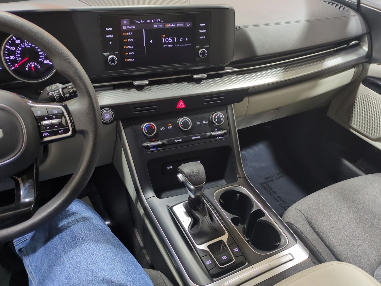 2024 Kia Carnival LX