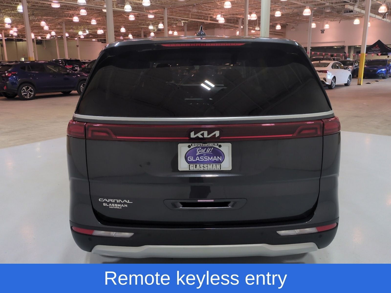 2024 Kia Carnival LX