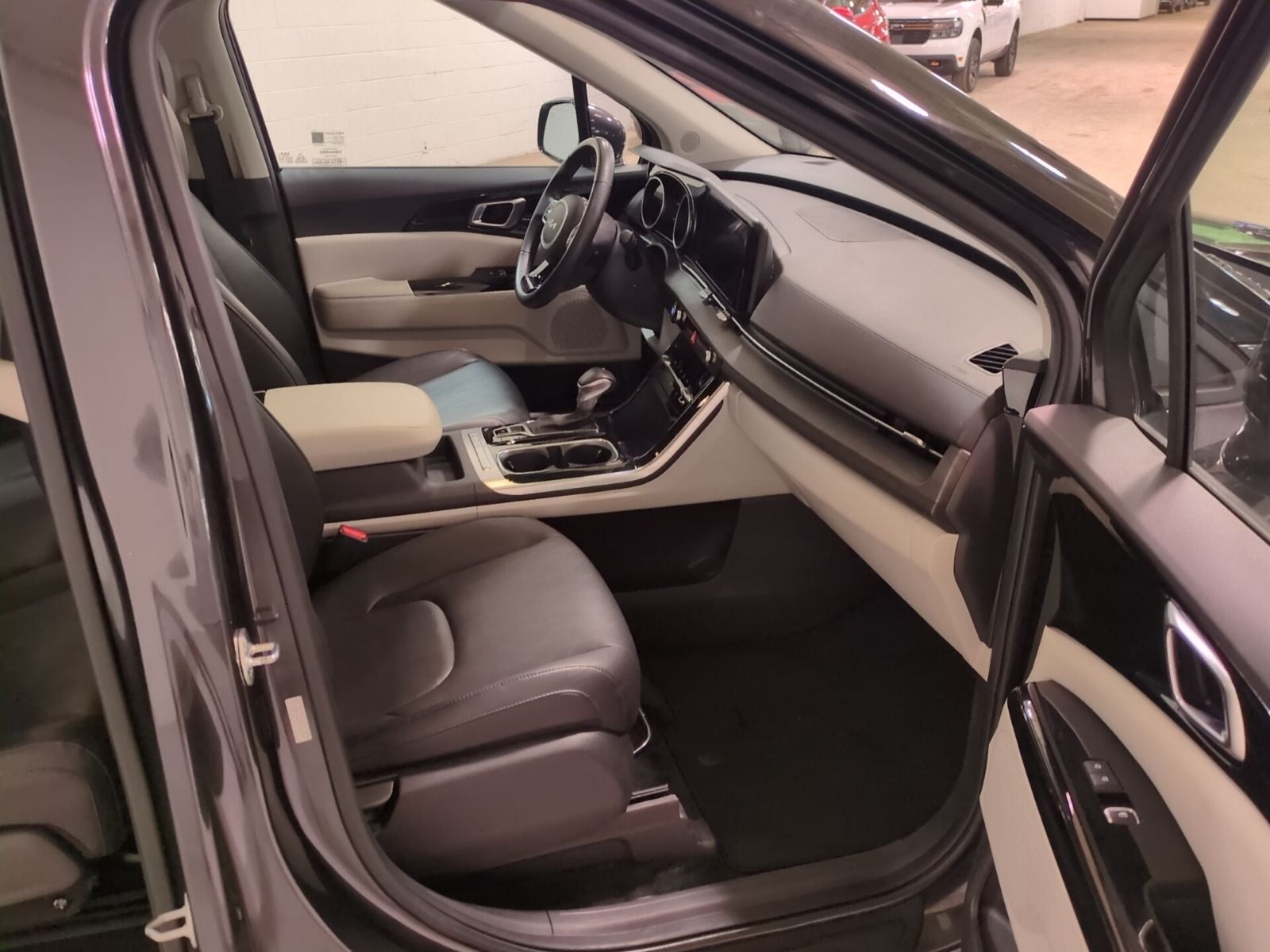 2023 Kia Carnival EX