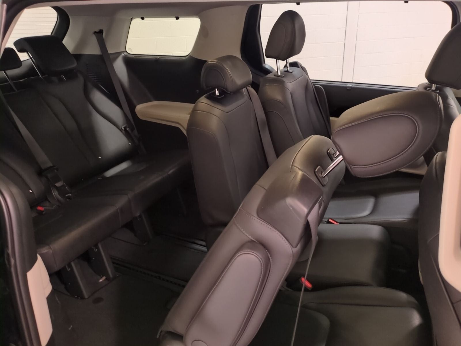 2023 Kia Carnival EX