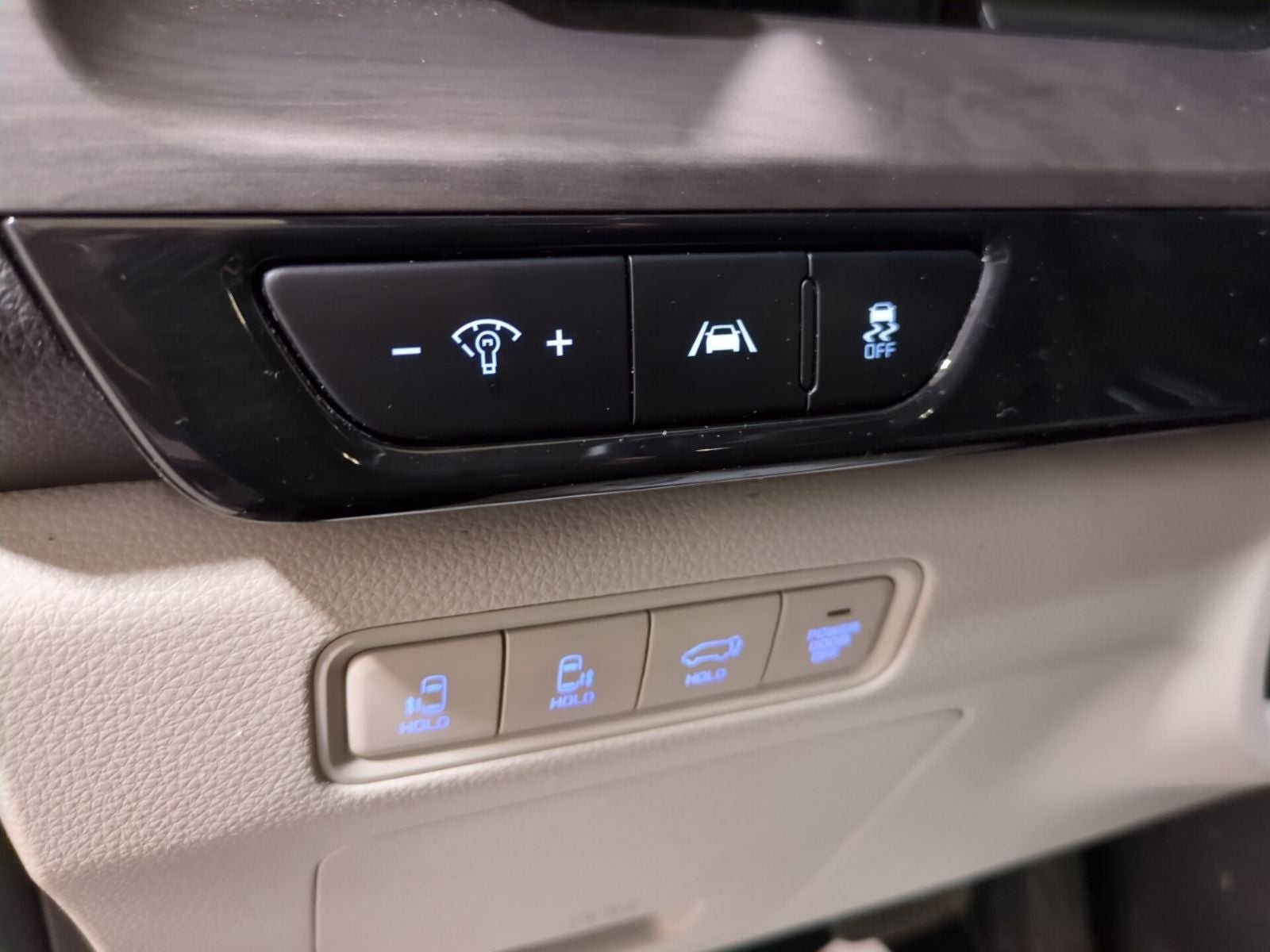 2023 Kia Carnival EX