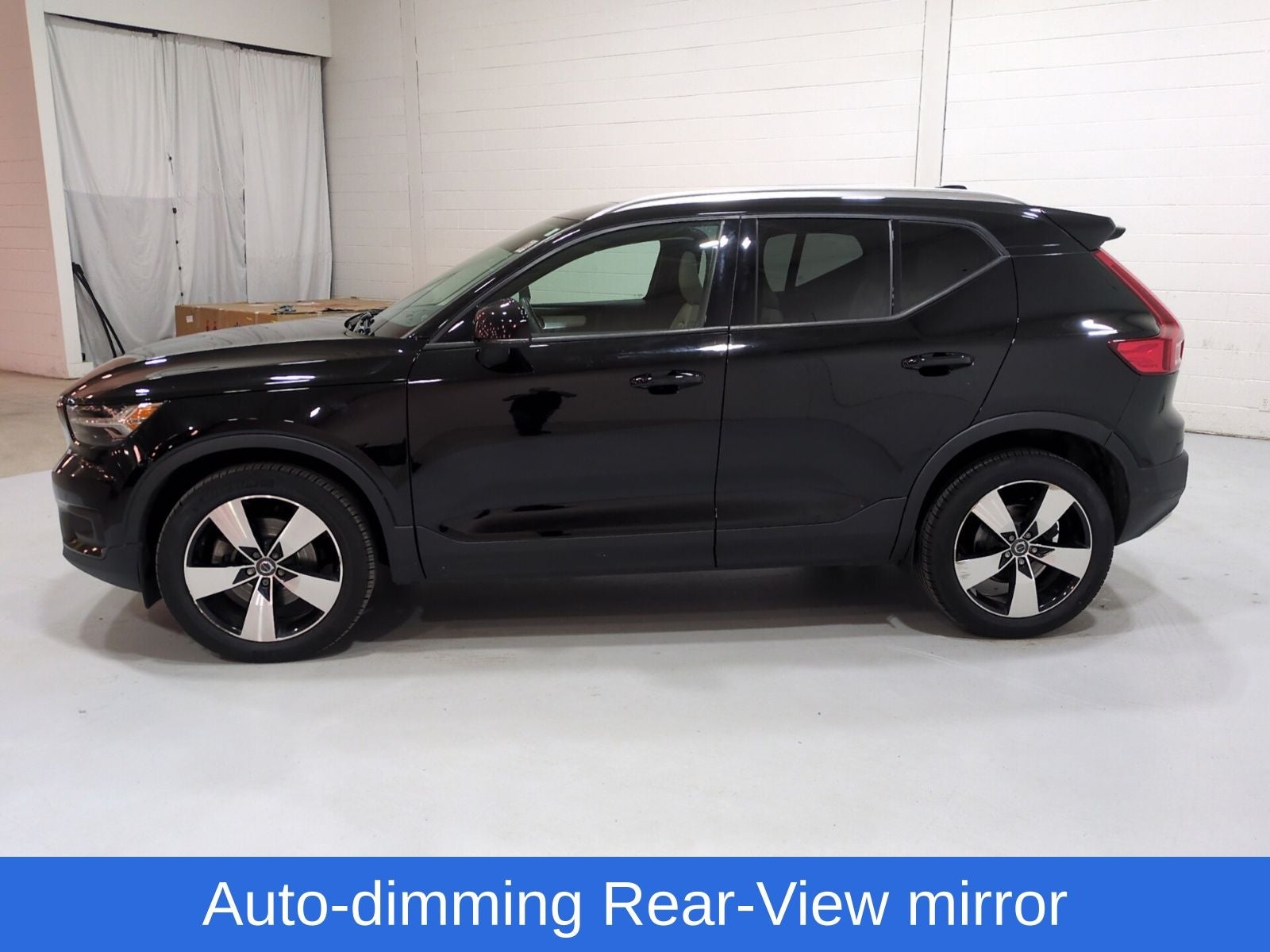 2022 Volvo XC40 Momentum